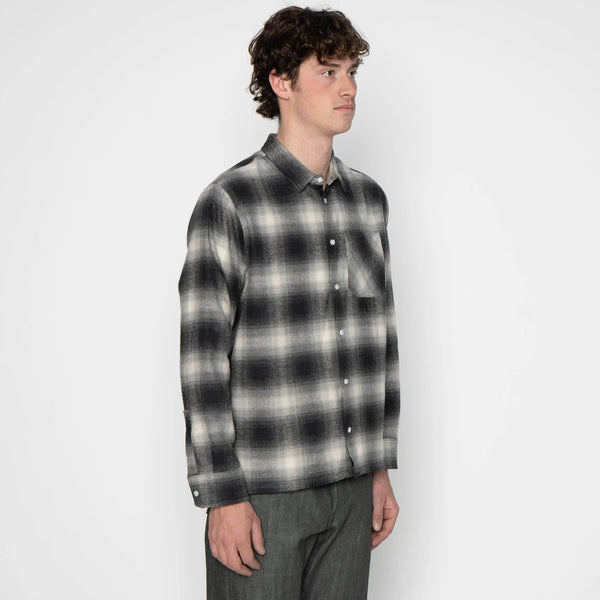 TRUE SHIRT
Organic Supple Flannel - Charcoal